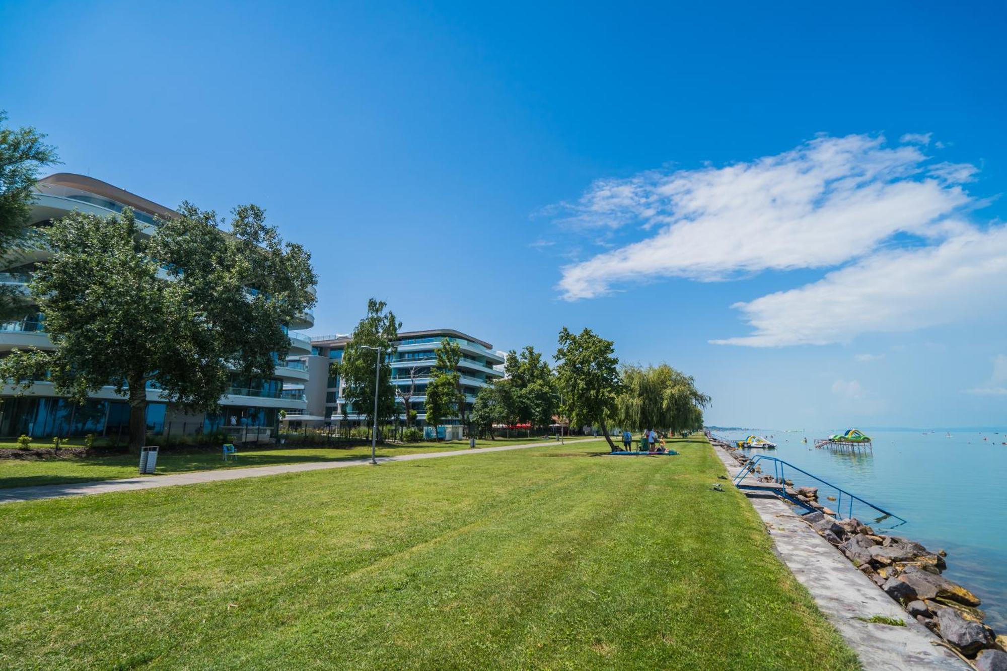 Myflat Wave 36 Suite Siófok Extérieur photo